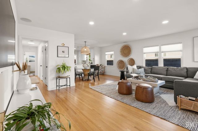 215 Coronado Street, Ventura, CA 93001