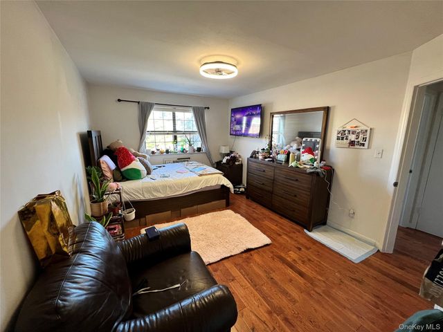 411 121st Street 12, College Point, NY 11356