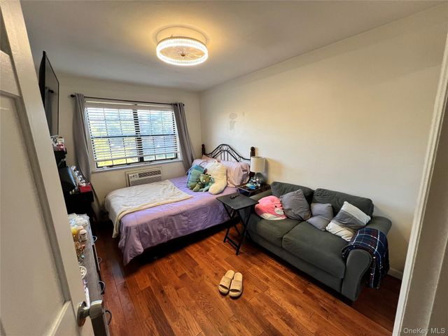 411 121st Street 12, College Point, NY 11356