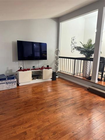 411 121st Street 12, College Point, NY 11356