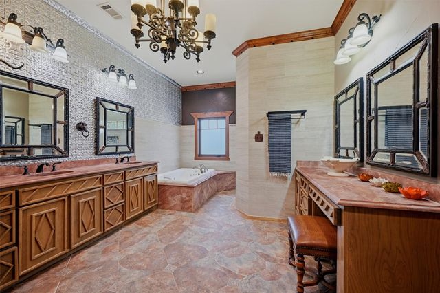 1371 County Road 130, Whitesboro, TX 76273