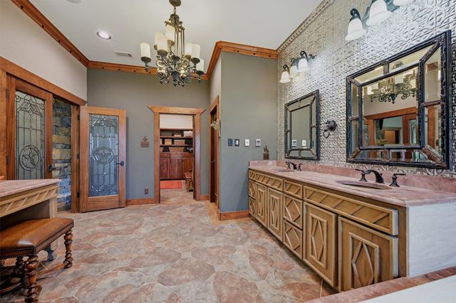 1371 County Road 130, Whitesboro, TX 76273