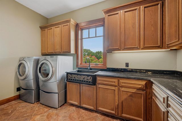 1371 County Road 130, Whitesboro, TX 76273