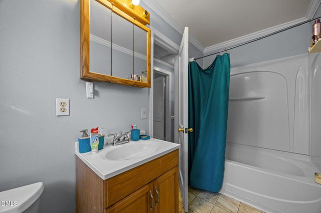 1215 Cleveland Avenue, Burlington, NC 27217