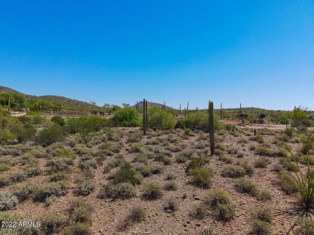 Image 15 of property listing at 7700 E Highland Road -, Cave Creek, AZ 85331