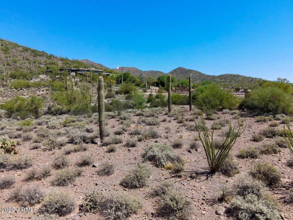 Image 16 of property listing at 7700 E Highland Road -, Cave Creek, AZ 85331