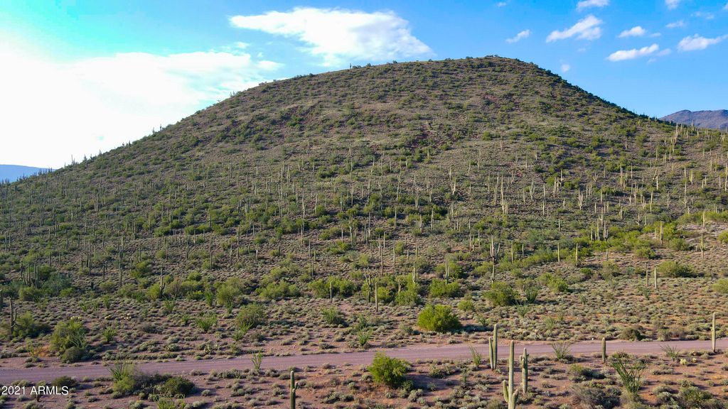 Image 4 of property listing at 7700 E Highland Road -, Cave Creek, AZ 85331