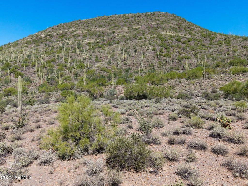 Image 6 of property listing at 7700 E Highland Road -, Cave Creek, AZ 85331