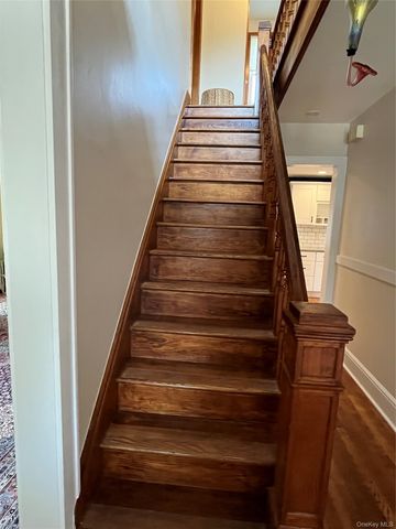 10 Vine Street, Beacon, NY 12508