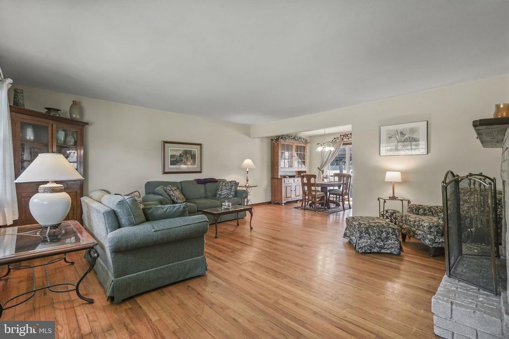 959 OLD YORK RD, EAST WINDSOR, NJ 08520 — photo 4