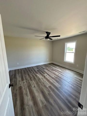 295 Northbrook III School Road, Vale, NC 28168