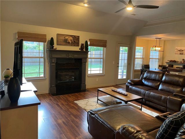 2949 Bluegrass Place, Fayetteville, AR 72704