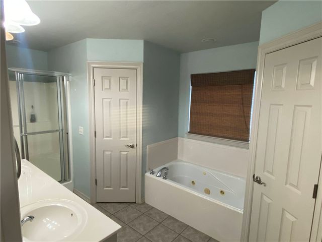 2949 Bluegrass Place, Fayetteville, AR 72704