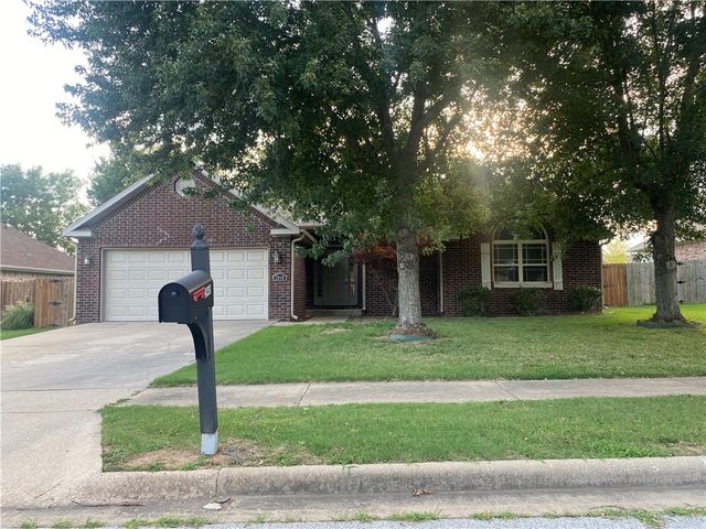 2949 Bluegrass Place, Fayetteville, AR 72704