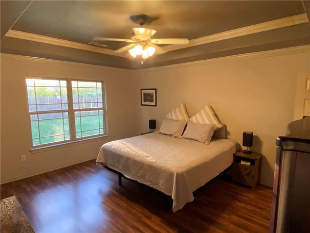 2949 Bluegrass Place, Fayetteville, AR 72704