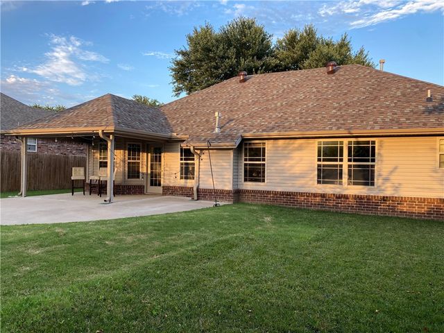 2949 Bluegrass Place, Fayetteville, AR 72704