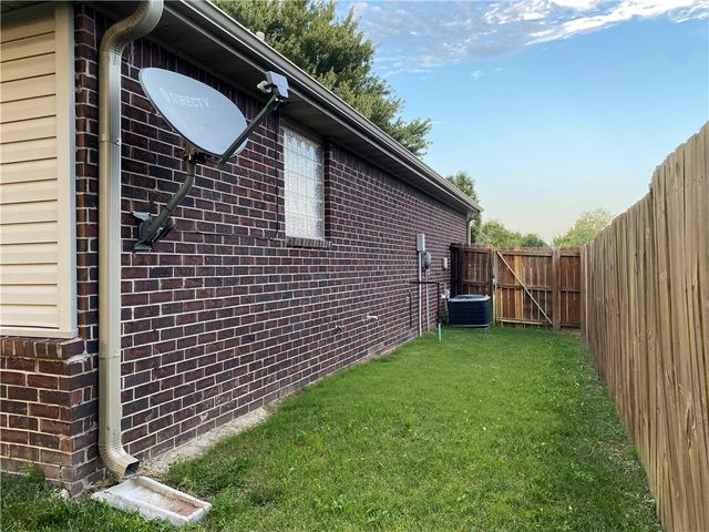 2949 Bluegrass Place, Fayetteville, AR 72704