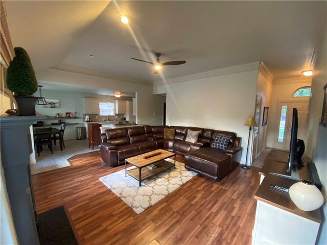 2949 Bluegrass Place, Fayetteville, AR 72704