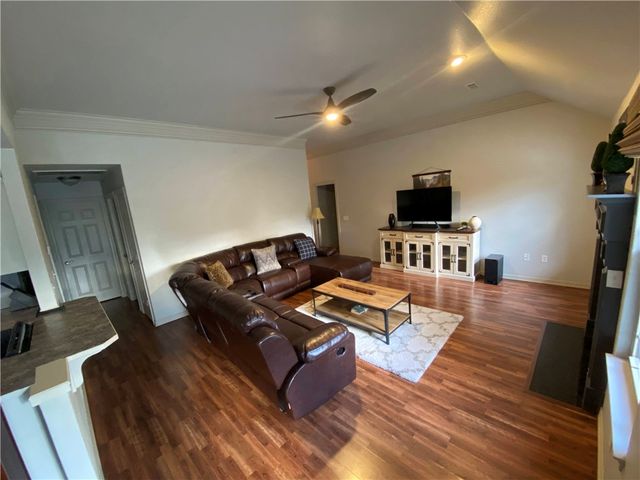 2949 Bluegrass Place, Fayetteville, AR 72704