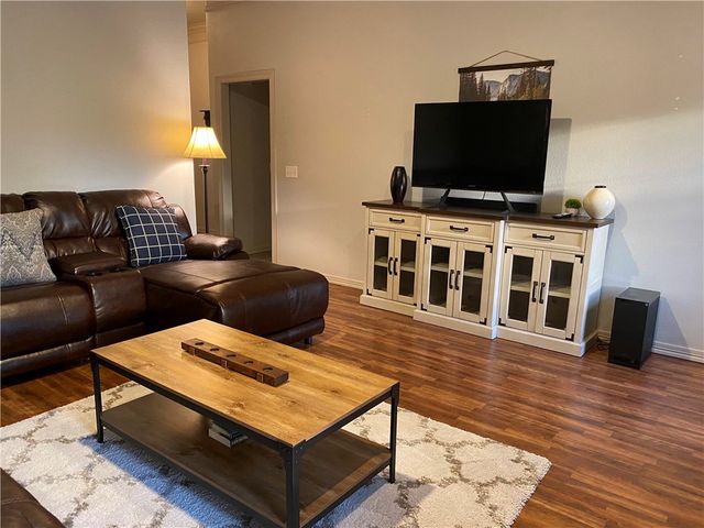 2949 Bluegrass Place, Fayetteville, AR 72704