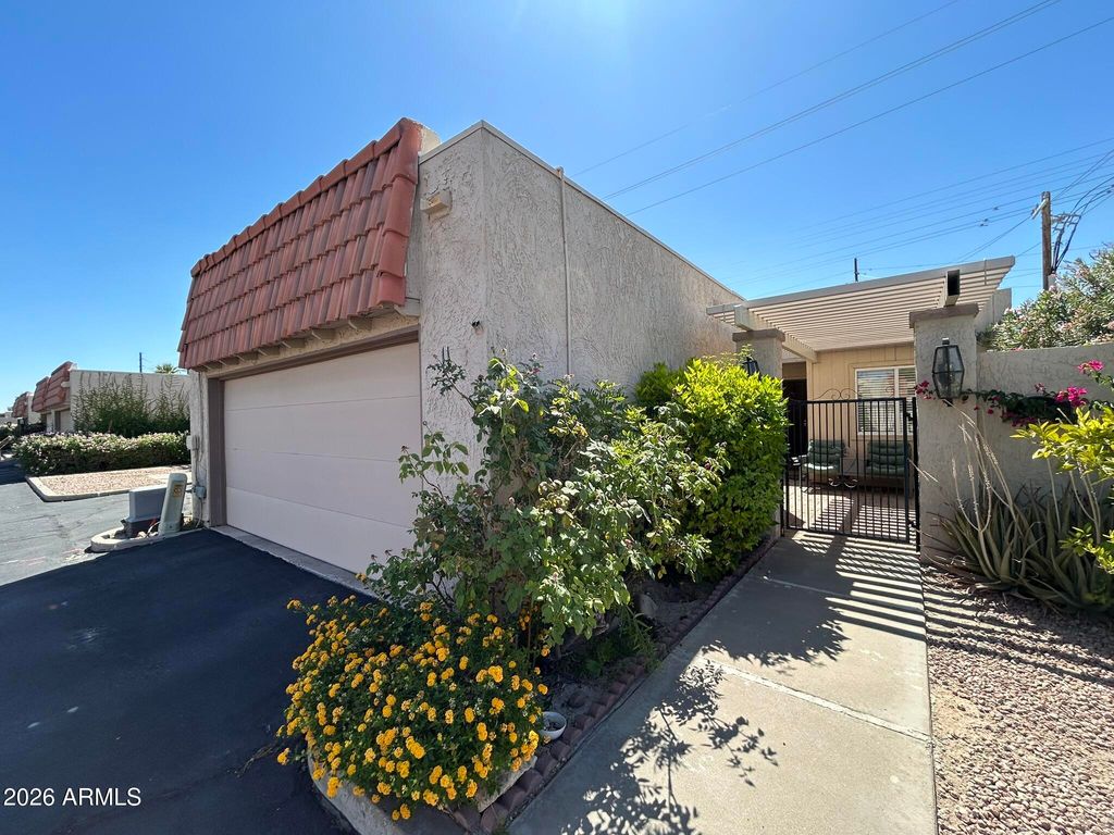 5100 N MILLER Road 11, Scottsdale, AZ 85250