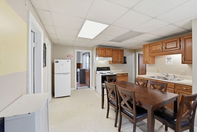 127 Orange St, Springfield, MA 01108