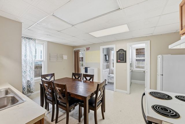 127 Orange St, Springfield, MA 01108