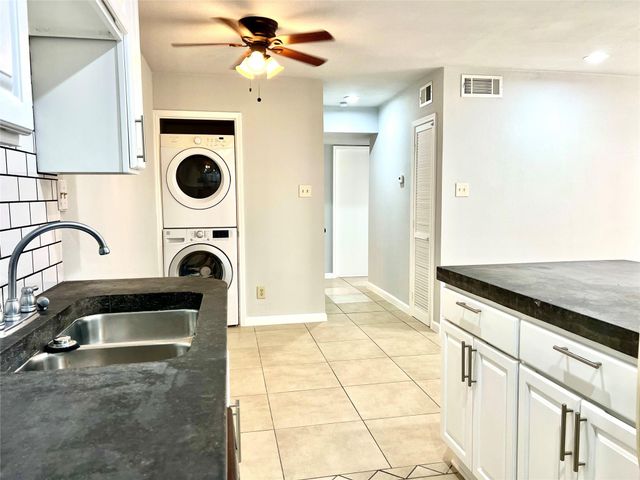 2750 Holly Hall Street 605, Houston, TX 77054