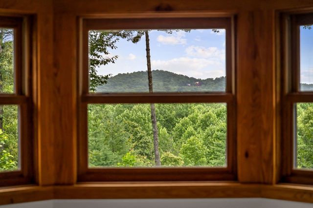 179 Cessna Loop, Blue Ridge, GA 30513