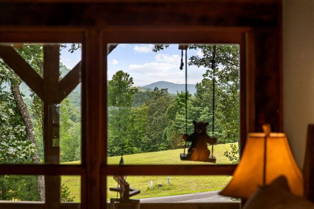 179 Cessna Loop, Blue Ridge, GA 30513