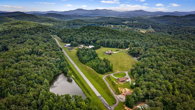 179 Cessna Loop, Blue Ridge, GA 30513
