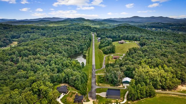 179 Cessna Loop, Blue Ridge, GA 30513