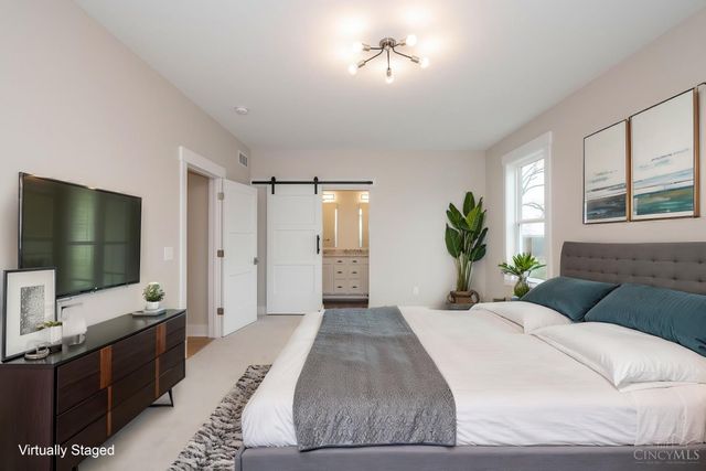 3217 Gilbert Avenue, Cincinnati, OH 45207