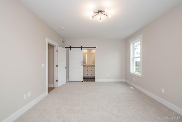 3217 Gilbert Avenue, Cincinnati, OH 45207