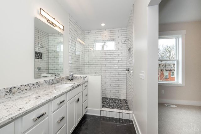 3217 Gilbert Avenue, Cincinnati, OH 45207