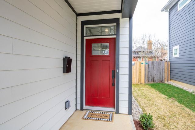 3217 Gilbert Avenue, Cincinnati, OH 45207