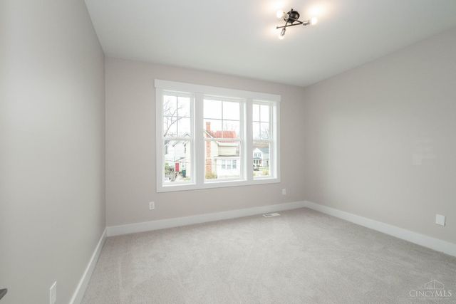 3217 Gilbert Avenue, Cincinnati, OH 45207