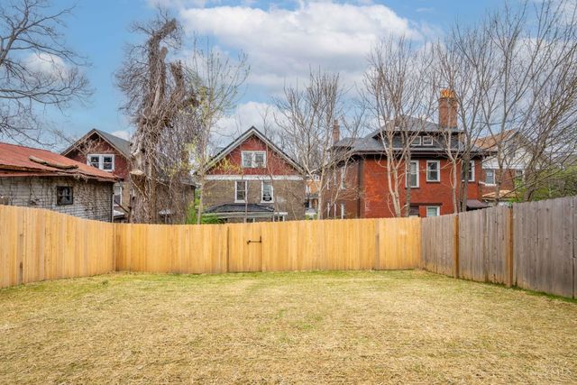 3217 Gilbert Avenue, Cincinnati, OH 45207