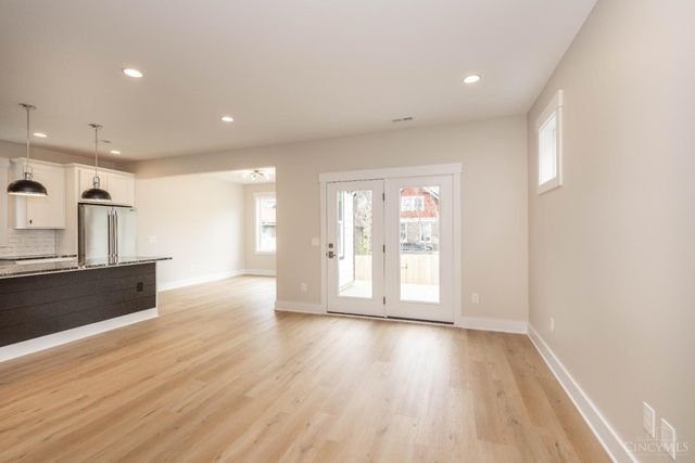 3217 Gilbert Avenue, Cincinnati, OH 45207