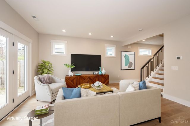 3217 Gilbert Avenue, Cincinnati, OH 45207