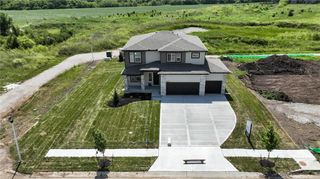 907 SW Bluebird Lane, Oak Grove, MO 64075