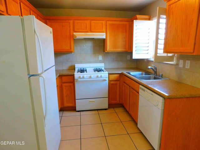 10051 RAILROAD Drive 204, El Paso, TX 79924