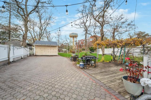 626 Winthrop Drive, Uniondale, NY 11553