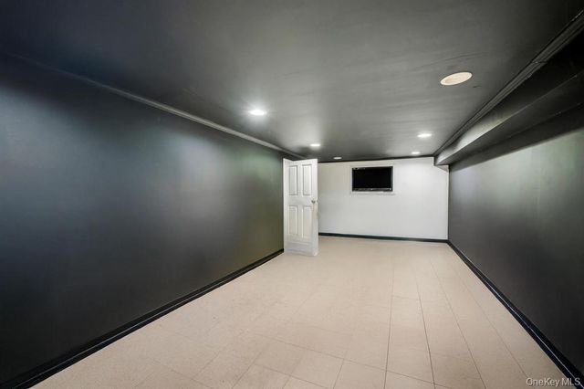 626 Winthrop Drive, Uniondale, NY 11553