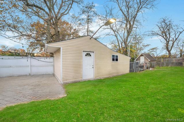 626 Winthrop Drive, Uniondale, NY 11553