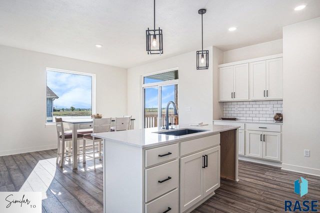 6416 S Hannby Trl Trail, Sioux Falls, SD 57106