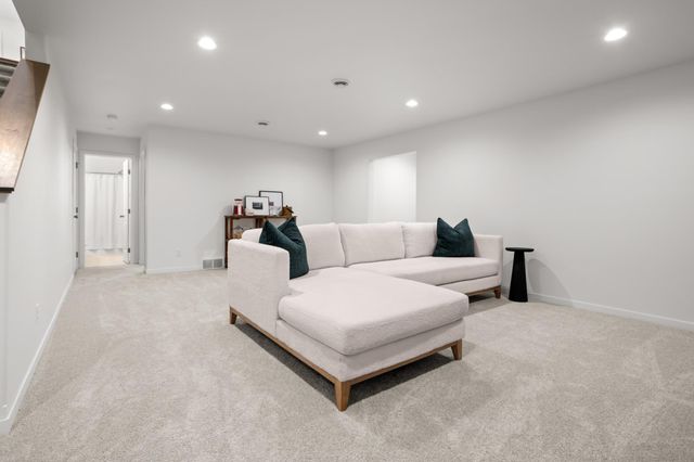 6669 Belding Drive S, Fargo, ND 58104