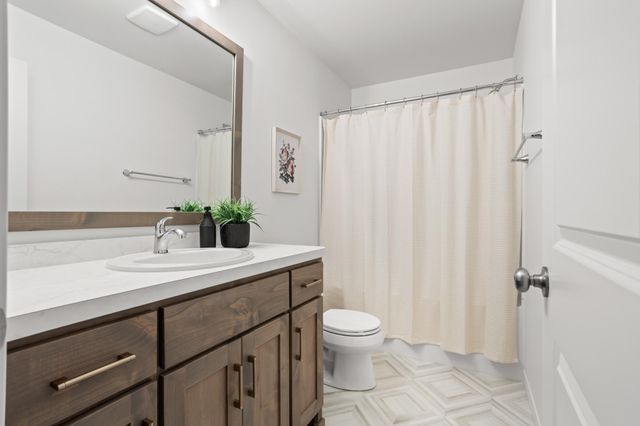 6669 Belding Drive S, Fargo, ND 58104