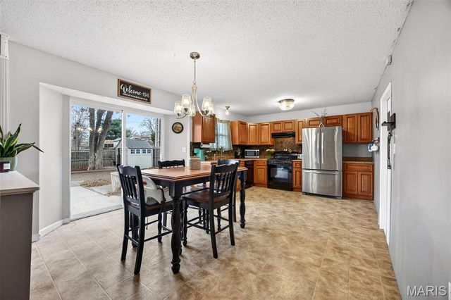 214 Universal Drive, St Peters, MO 63376