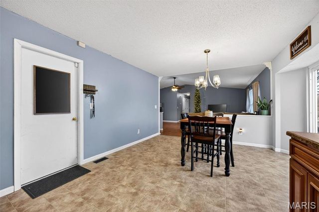 214 Universal Drive, St Peters, MO 63376